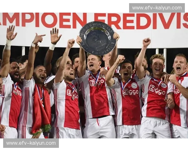 红白激荡的宿命交响：当阿贾克斯遇见曼联，谁才是绿茵场上的永恒贵族？